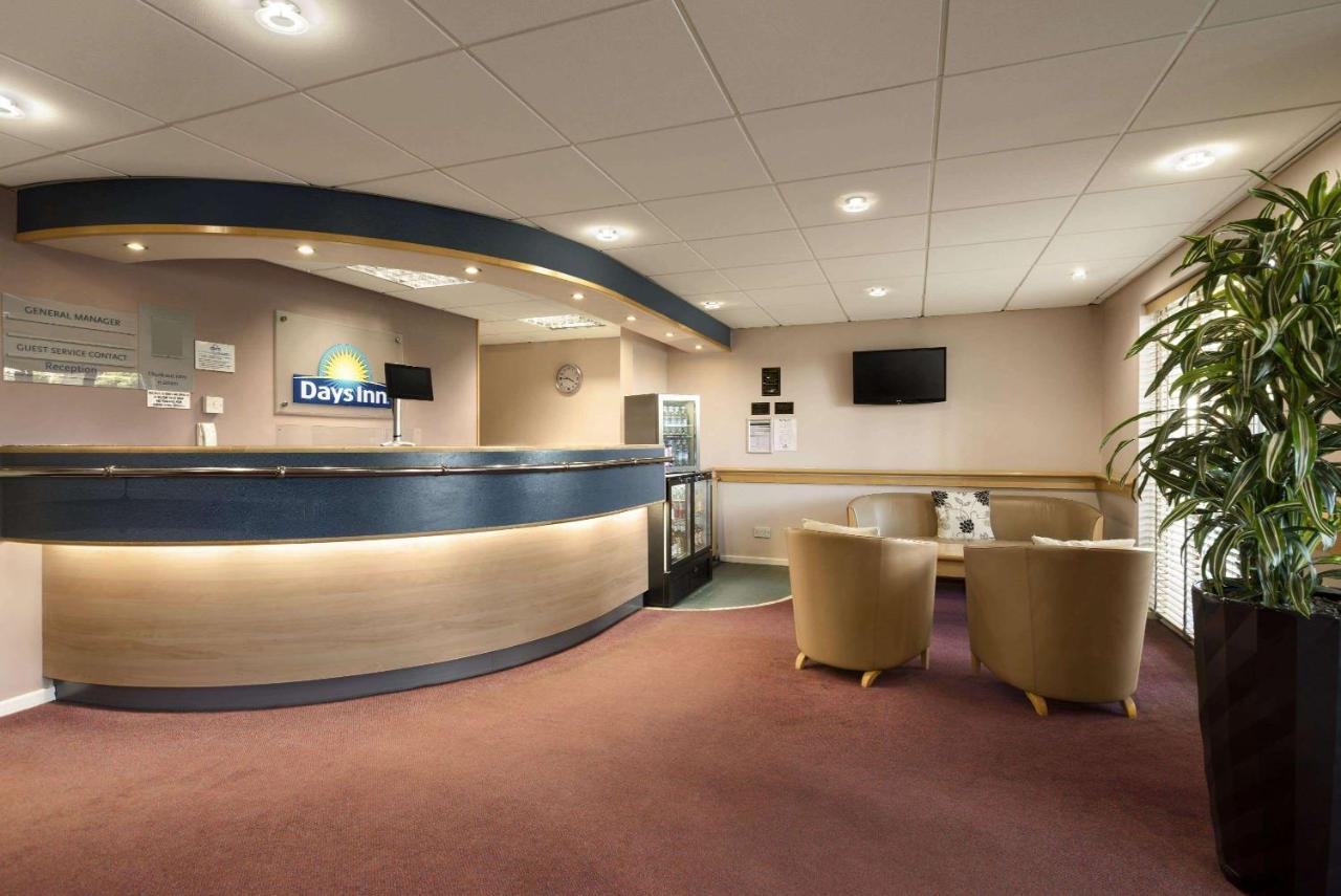 Days Inn Hotel Bradford - Leeds Бригхаус Екстериор снимка
