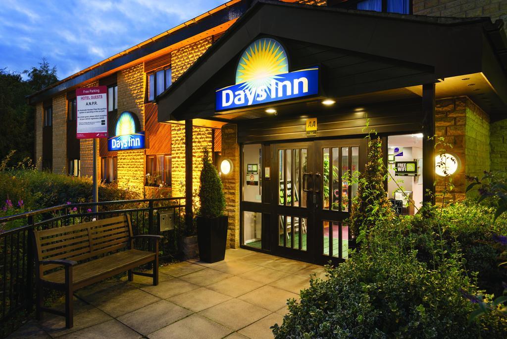 Days Inn Hotel Bradford - Leeds Бригхаус Екстериор снимка
