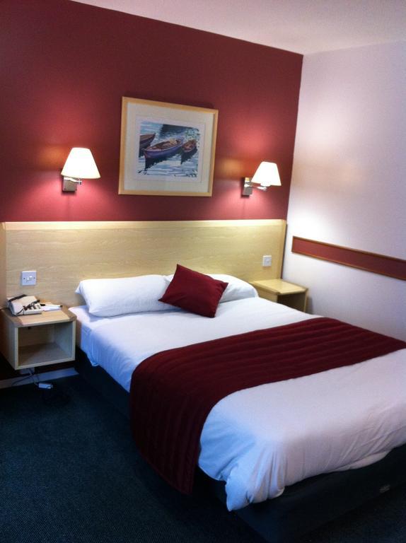 Days Inn Hotel Bradford - Leeds Бригхаус Стая снимка